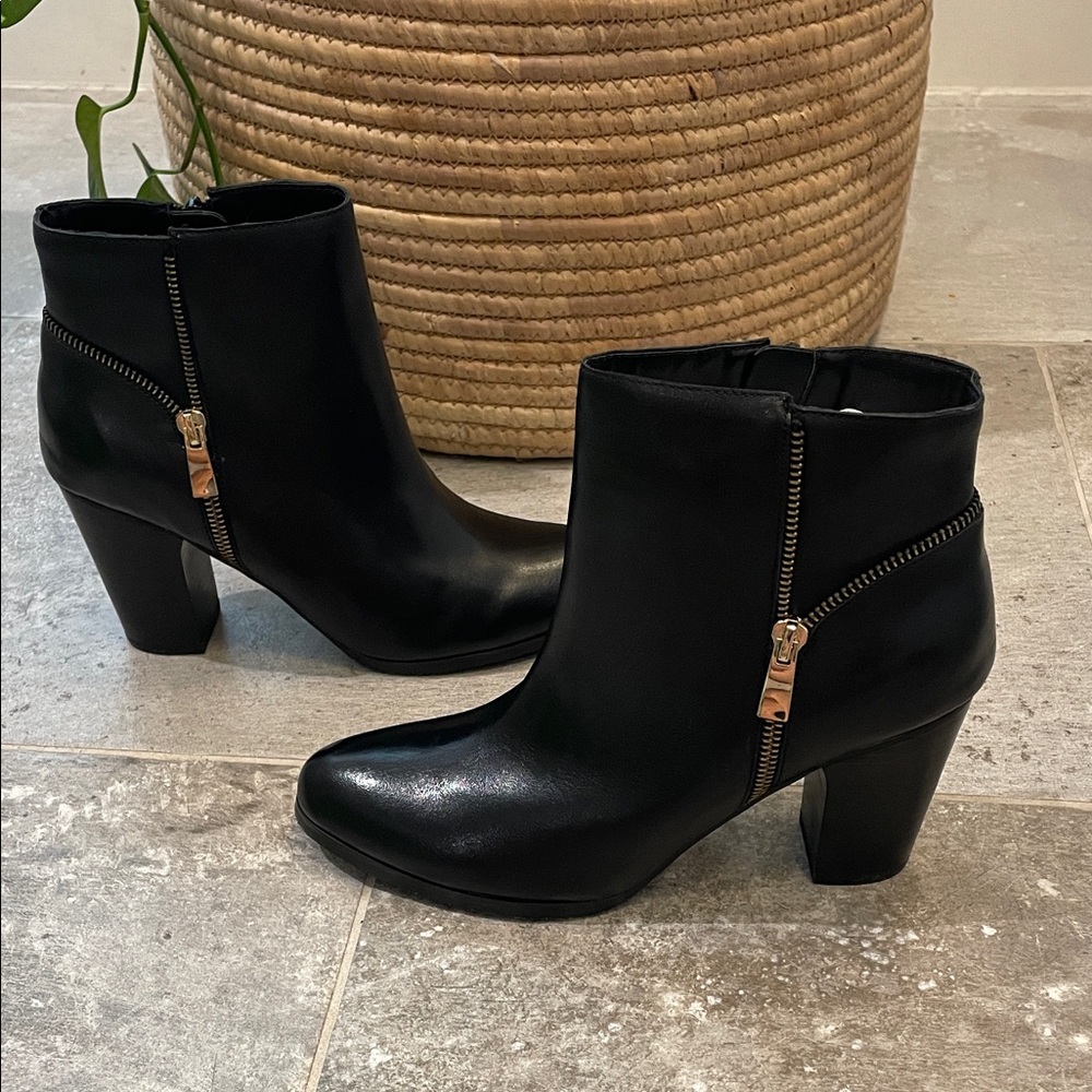 Elegant Black Heeled Ankle Boots